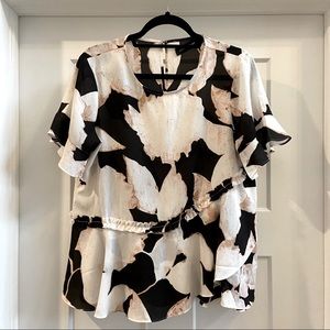 Ivanka Trump top in size medium